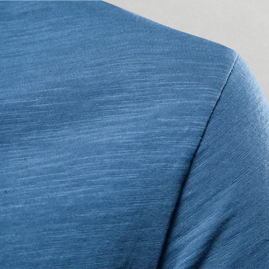 T-shirt Shinari in cotone con scollo a V