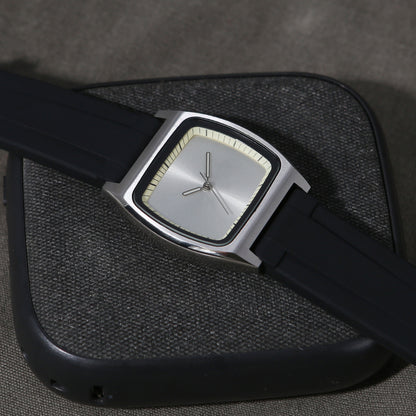 Orologio minimalista di precisione