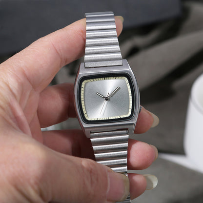 Orologio minimalista di precisione
