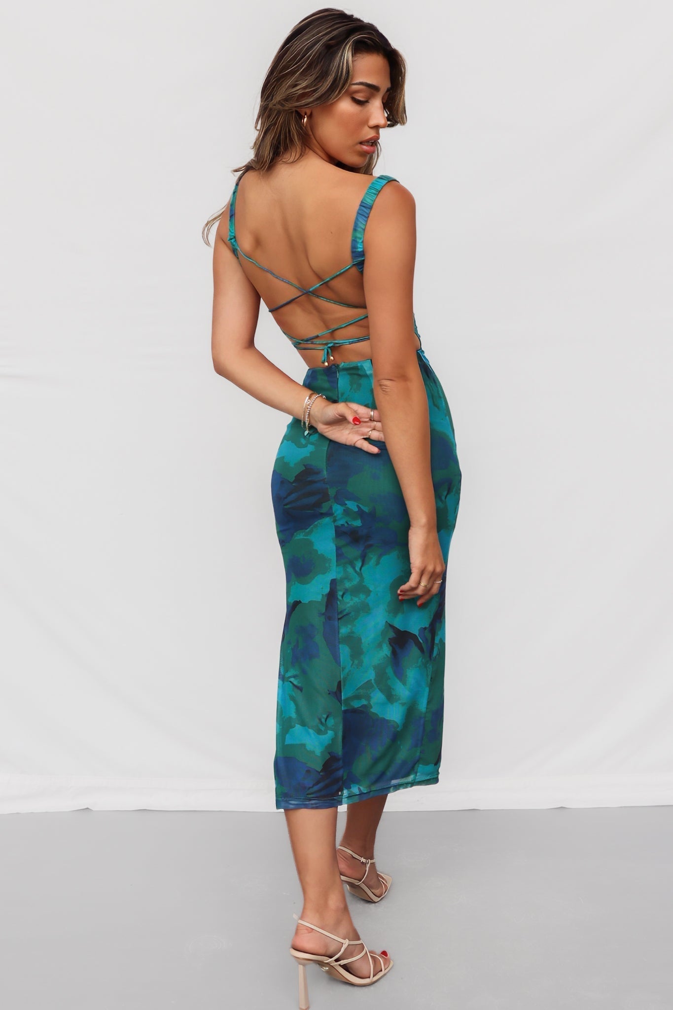 Zirael - Abito midi floreale verde con schiena scoperta