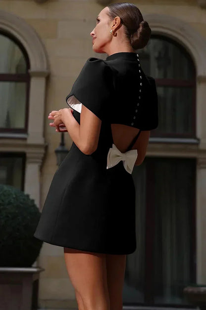 Lyraea - Miniabito elegante con maniche a petalo